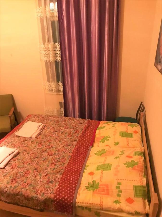 Ambrosador Pension Ambrolauri Buitenkant foto
