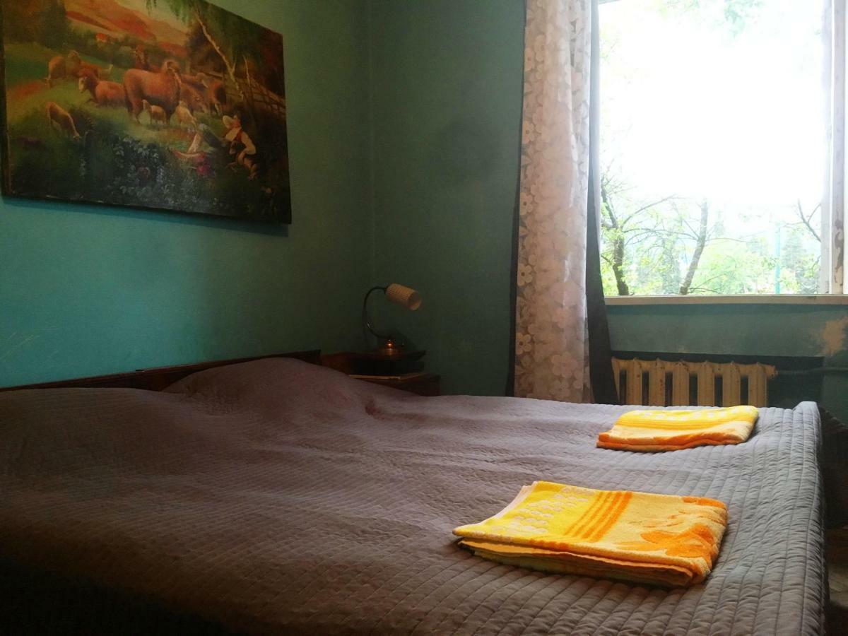 Ambrosador Pension Ambrolauri Buitenkant foto